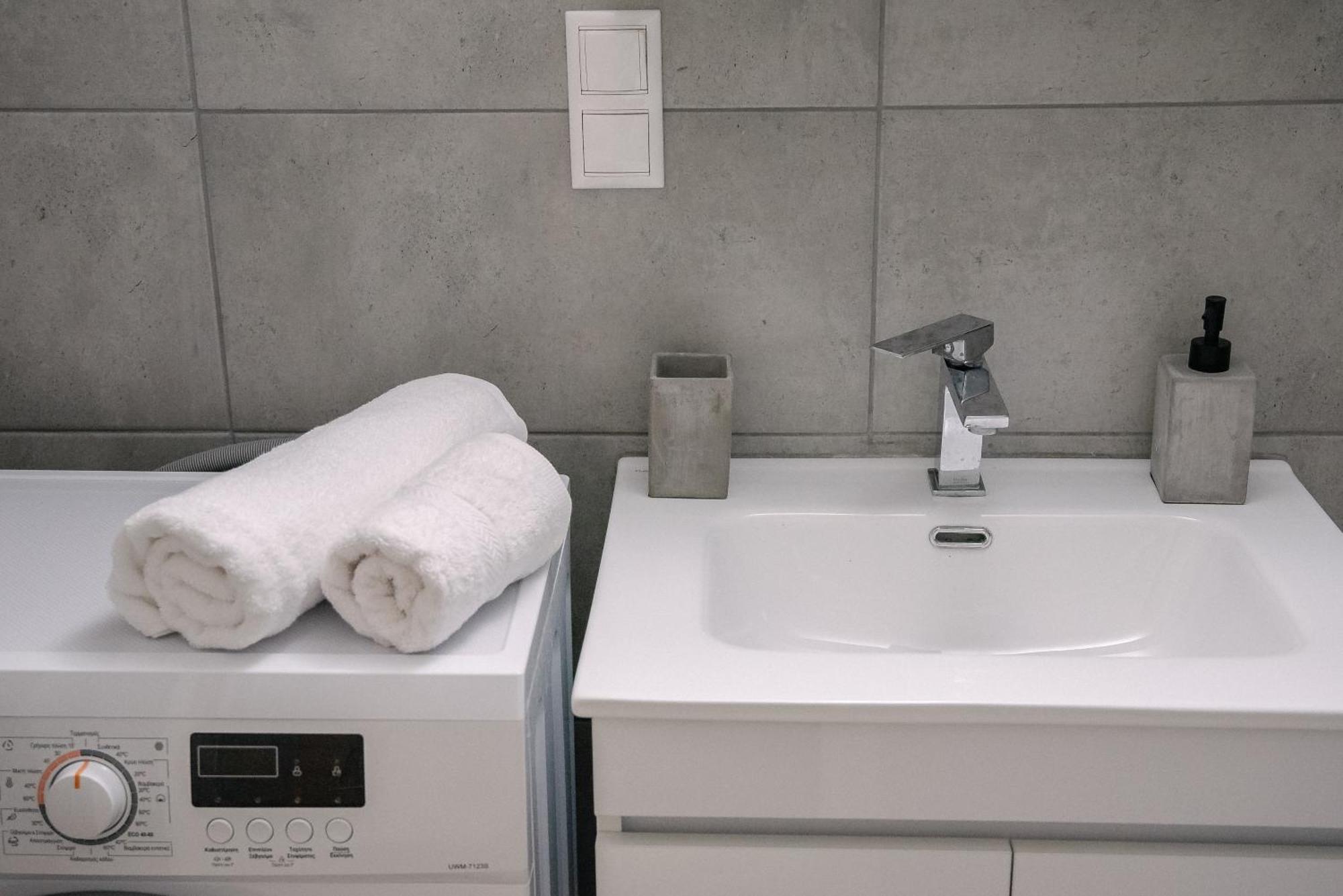 3Cs Athens Ampelokipoi Comfy Flat Ft Patio Airport Direct Day N Night Atenas Exterior foto